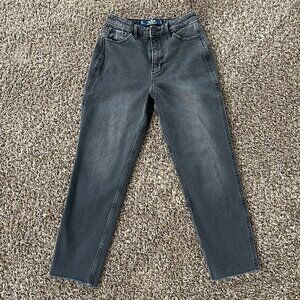 Hollister Ultra High-Rise Mom Jean Vintage Stretch Black Size 0S Retro Raw Hem